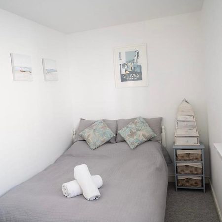 Sunnyside - Back Road East St Ives - Sleeps 4 Villa Eksteriør billede
